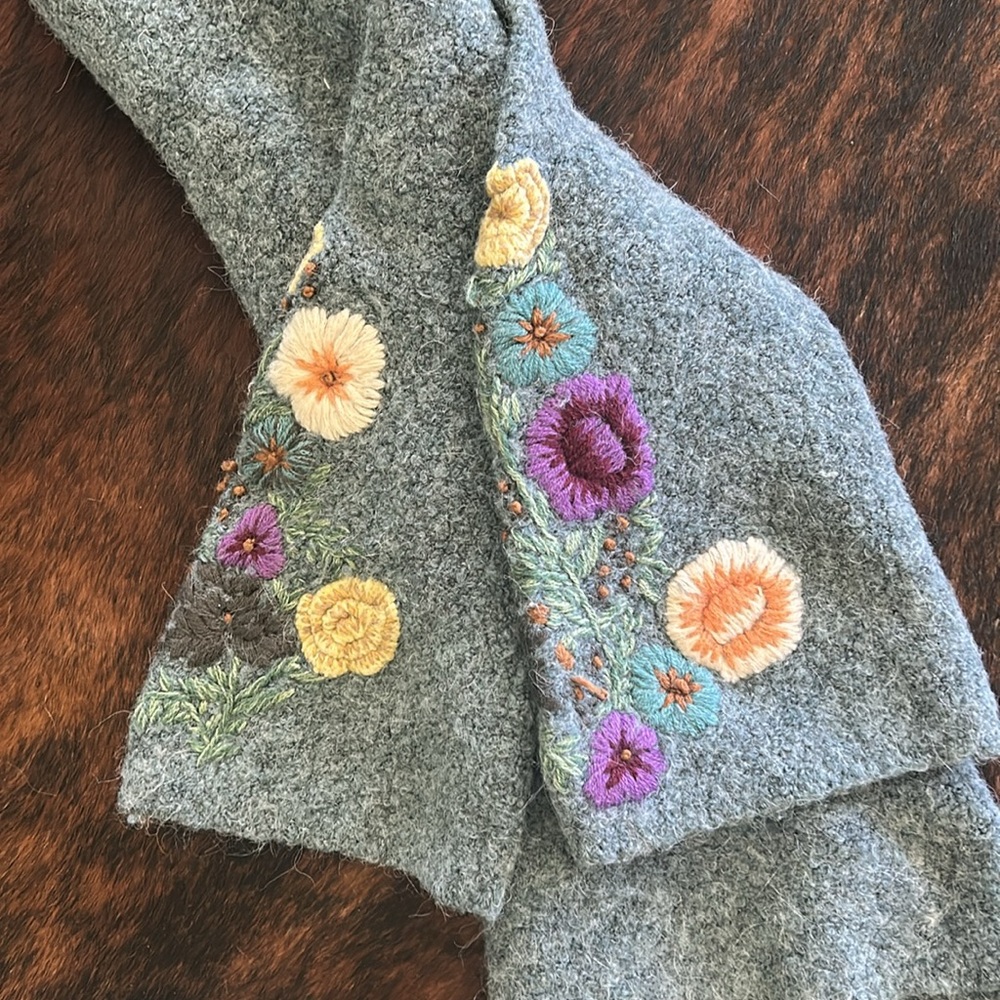 Sleeping on Snow Anthropologie Alpaca/Wool/Mohair Blend Floral Yarn Sweater - Picture 3 of 11